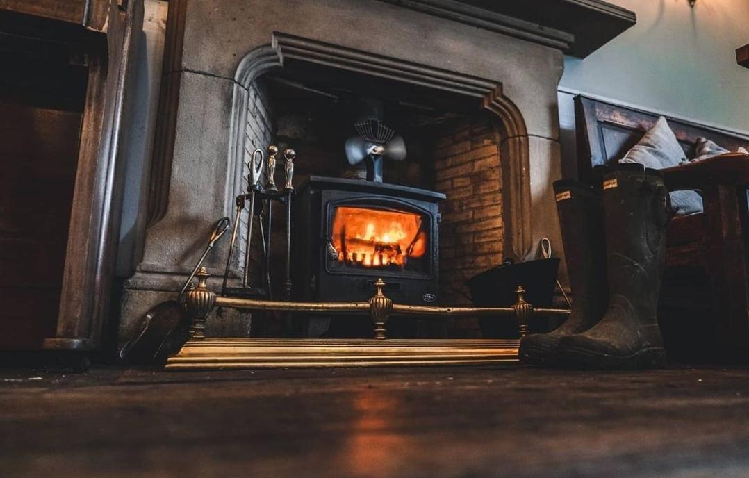 Peak District, The Greyhound Inn, Warslow Circa 1750 Ngoại thất bức ảnh