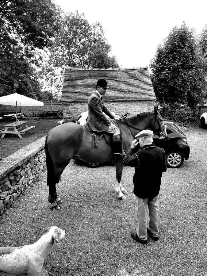 Peak District, The Greyhound Inn, Warslow Circa 1750 Ngoại thất bức ảnh